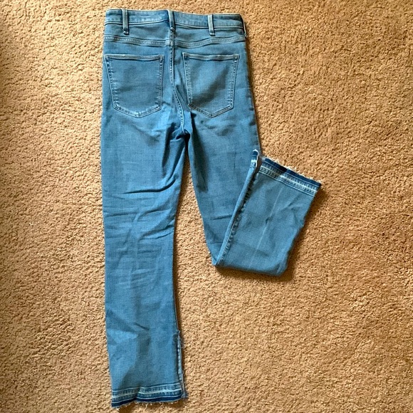 Abercrombie and Fitch high rise ankle flare - Picture 3 of 3